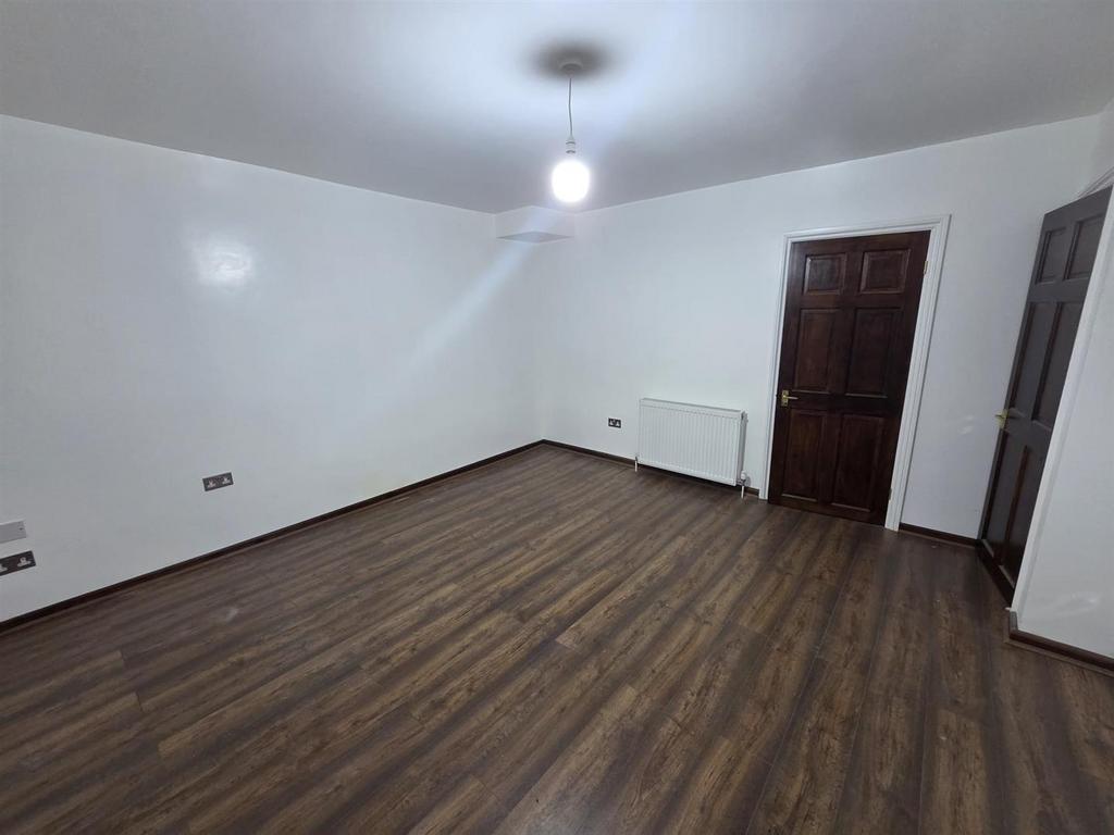 BROMFORD CRESCENT 1.jpg