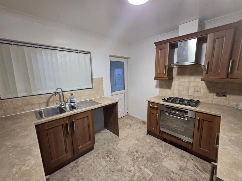 BROMFORD CRESCENT 2.jpg