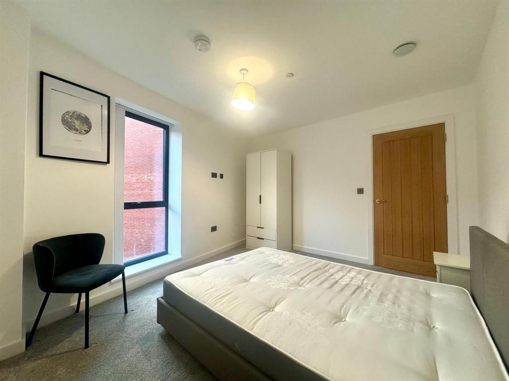 Bedroom pic 2.jpeg