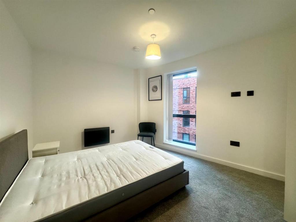 Bedroom pic 1.jpeg
