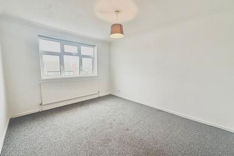 2 bedroom flat to rent, Fletton Avenue, Peterborough, PE2