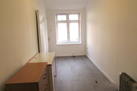 undefined, Sudbury Heights Avenue, Greenford, Middlesex UB6