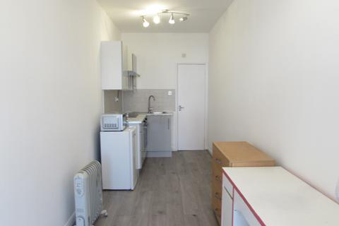 undefined, Sudbury Heights Avenue, Greenford, Middlesex UB6