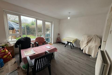 undefined, Weekes Drive, Slough SL1