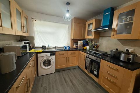 undefined, Weekes Drive, Slough SL1