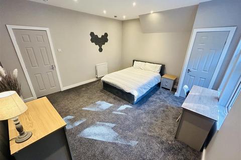 undefined, Ash Road, Headingley, Leeds, West Yorkshire, LS6 3HD