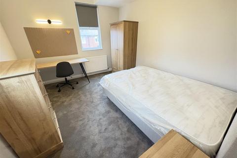 undefined, Ash Road, Headingley, Leeds, West Yorkshire, LS6 3HD