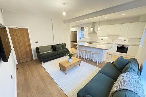 undefined, Ash Road, Headingley, Leeds, West Yorkshire, LS6 3HD