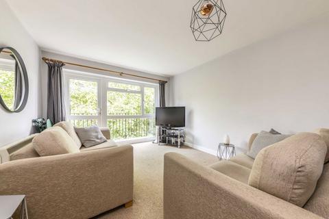 undefined, Hampton Road, Teddington TW11