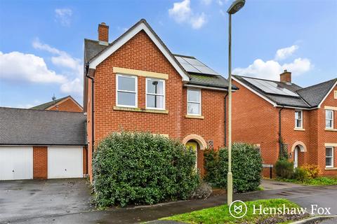 4 bedroom detached house for sale, Cutforth Way, Romsey, Hampshire