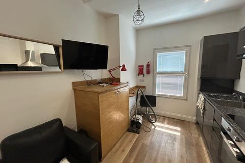 Studio to rent, 11 Osborne Terrace, Newcastle upon Tyne NE2