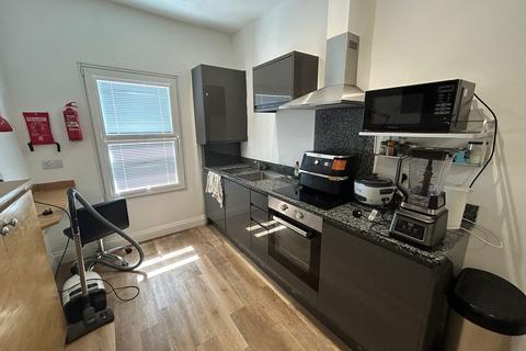 Studio to rent, 11 Osborne Terrace, Newcastle upon Tyne NE2