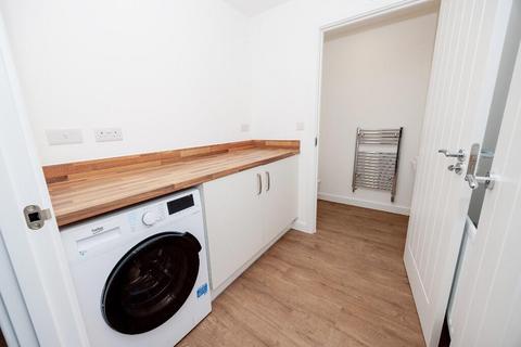 4 bedroom detached house to rent, at Lunts Heath, Lunts Heath Road, Widnes WA8