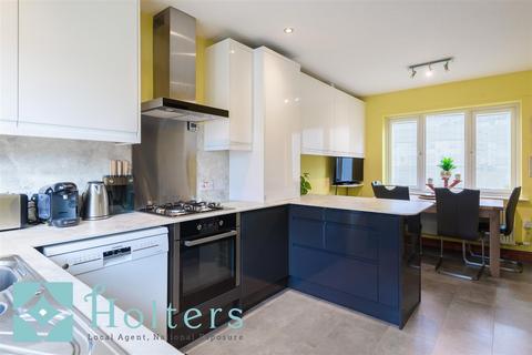 3 bedroom detached house for sale, Canal Close, Newtown SY16