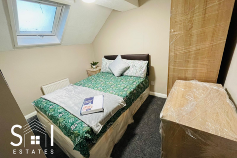 1 bedroom in a house share to rent, Dudley Road, Southall, UB2 5AS