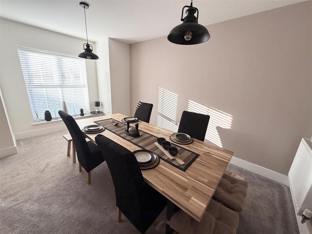 Lounge or Dining Room