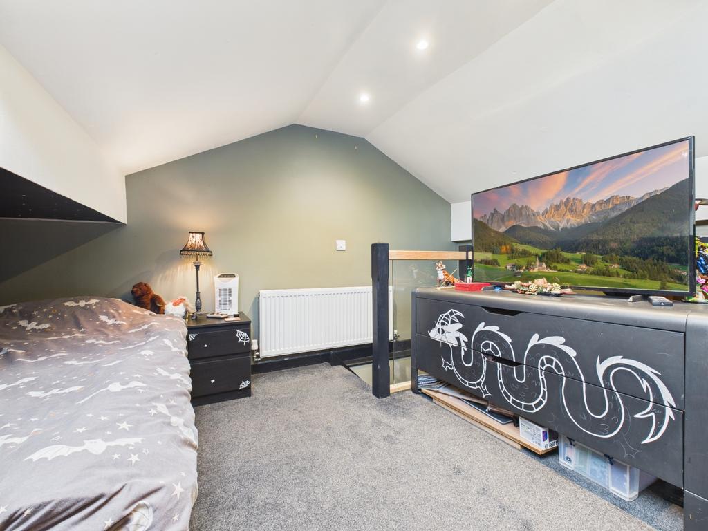 Cam03729 g0 pr0189 still031