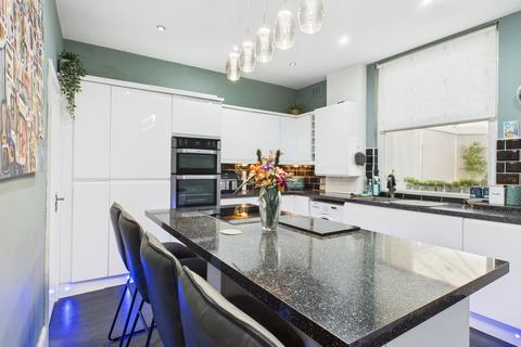 3 bedroom terraced house for sale, Victoria Street, Hyde, SK14 4AS