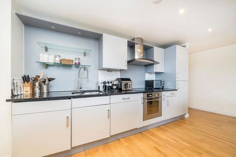 2 bedroom flat to rent, Southgate Road, London N1