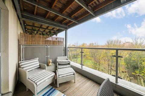 2 bedroom flat to rent, Southgate Road, London N1