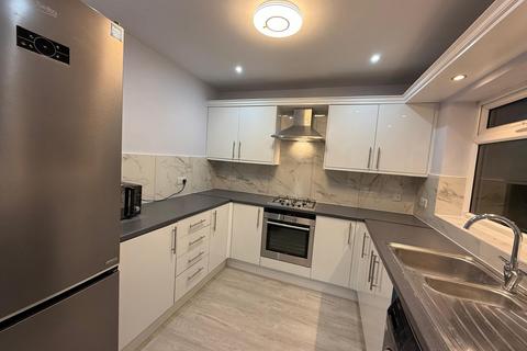 5 bedroom semi-detached house for sale, Lorne Close, Slough SL1