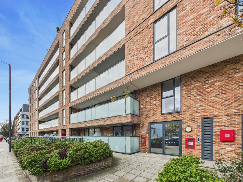 CAM05080 G0-PR0238-STILL015.jpg