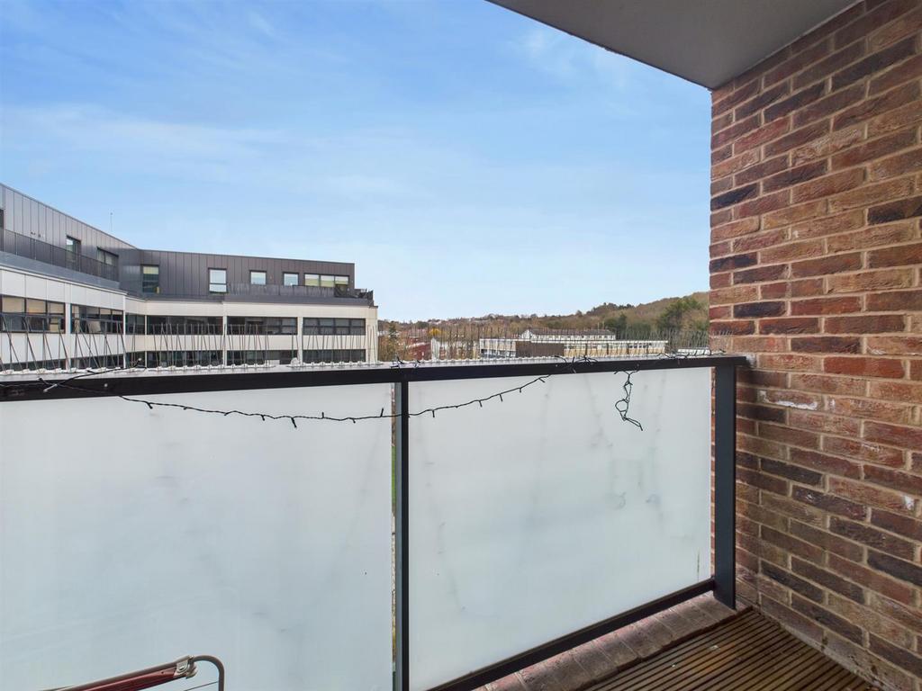 CAM05080 G0-PR0238-STILL012.jpg