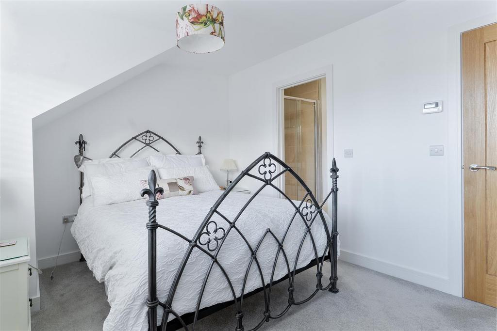 Bedroom 1 2.jpg