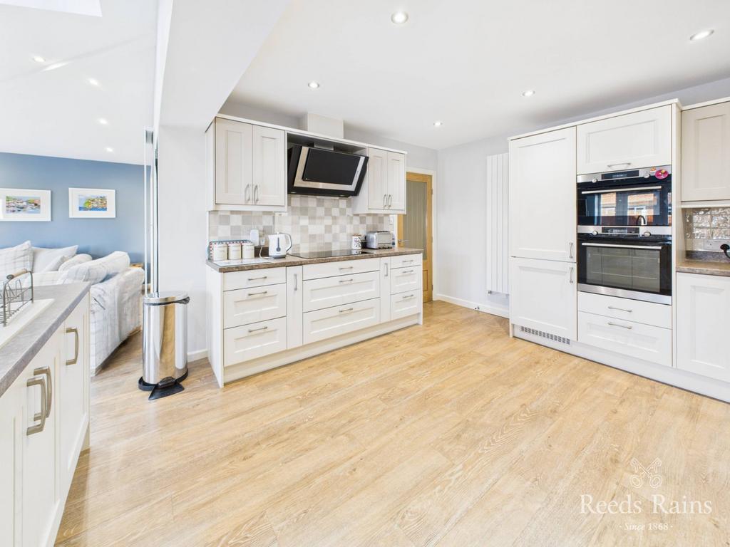 Kitchen/Living Area