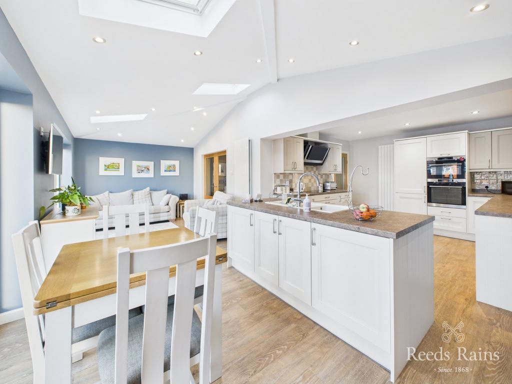 Kitchen/Living Area