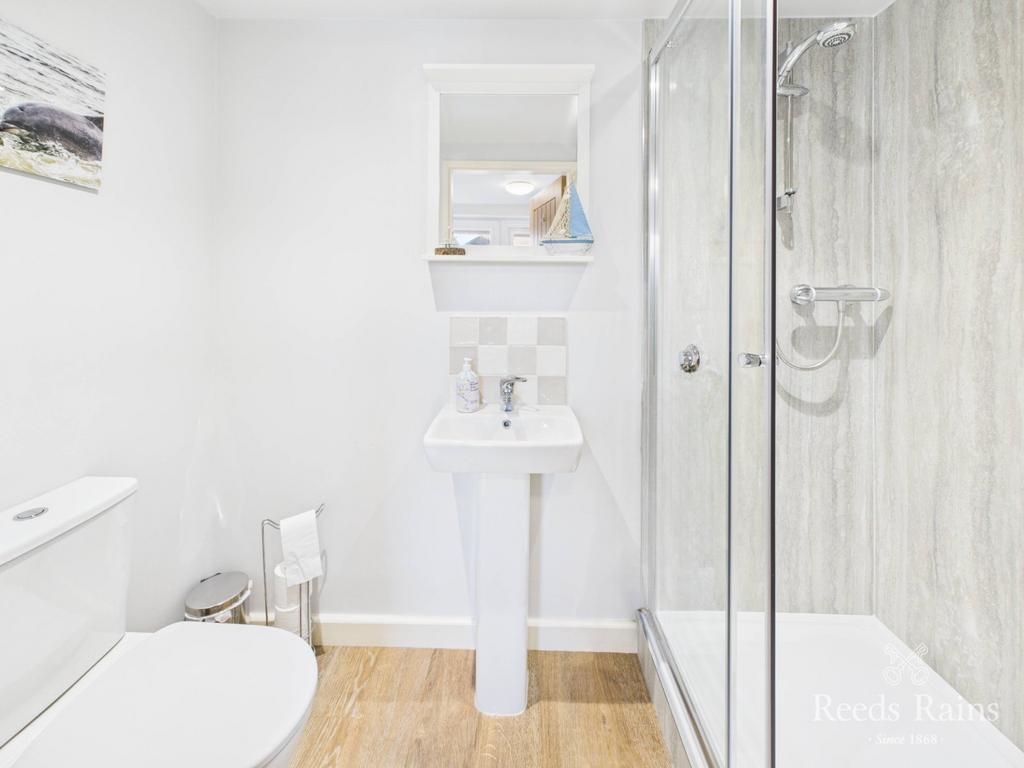 Shower Room (Gf)