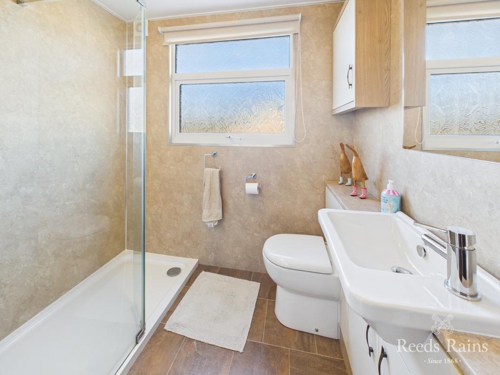 Shower Room (1st)
