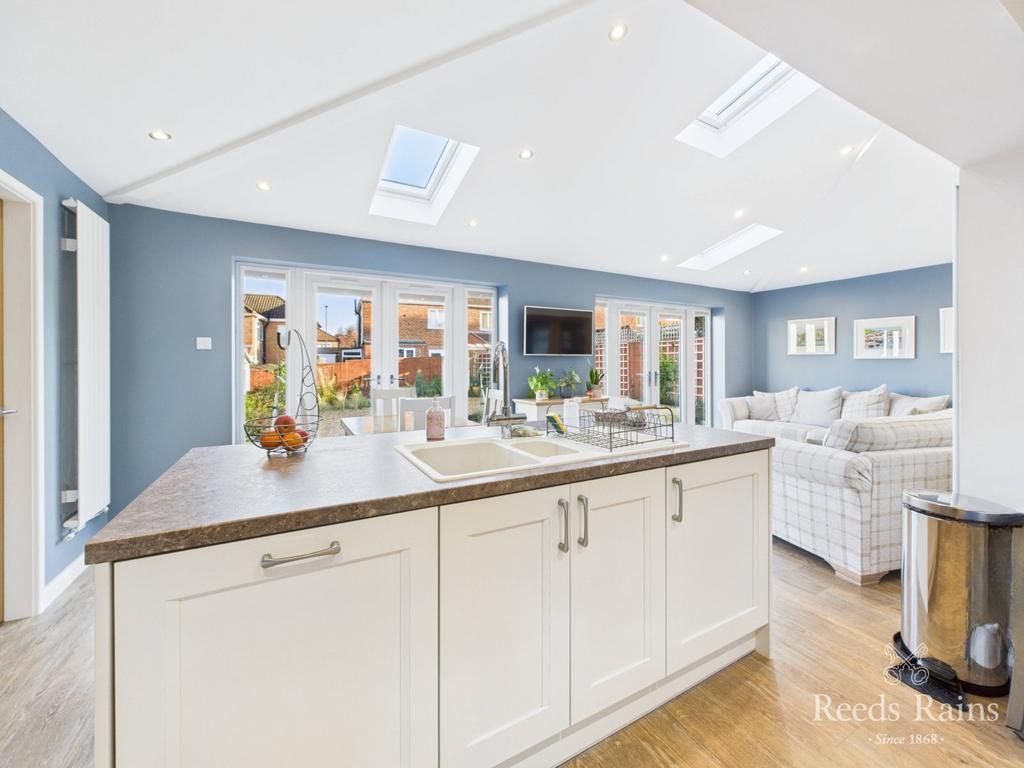 Kitchen/Living Area