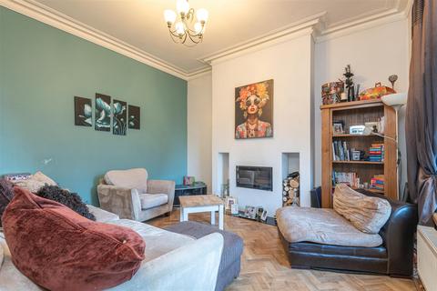 4 bedroom terraced house for sale, Huddersfield Road, Elland