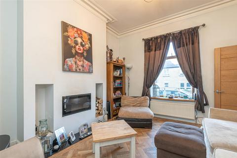 4 bedroom terraced house for sale, Huddersfield Road, Elland