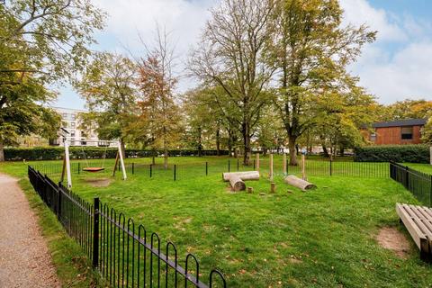 undefined, Hayes Village, Hayes UB3