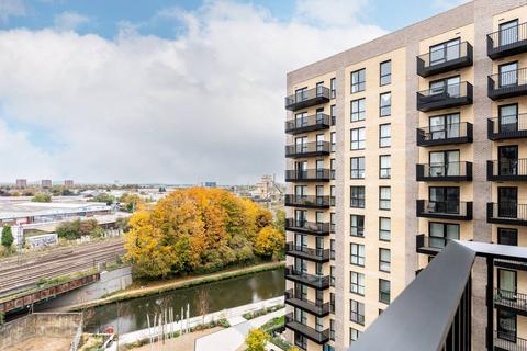 1 bedroom flat for sale, Hayes Village, Hayes UB3