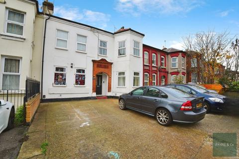 2 bedroom flat for sale, York Road, Ilford, IG1