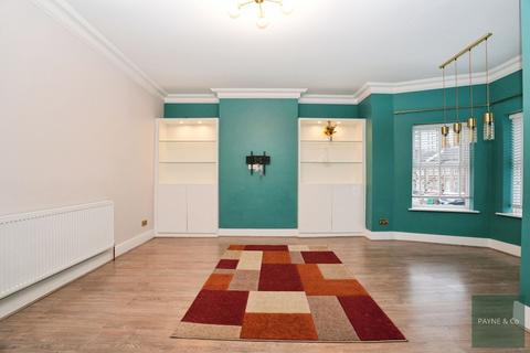 2 bedroom flat for sale, York Road, Ilford, IG1