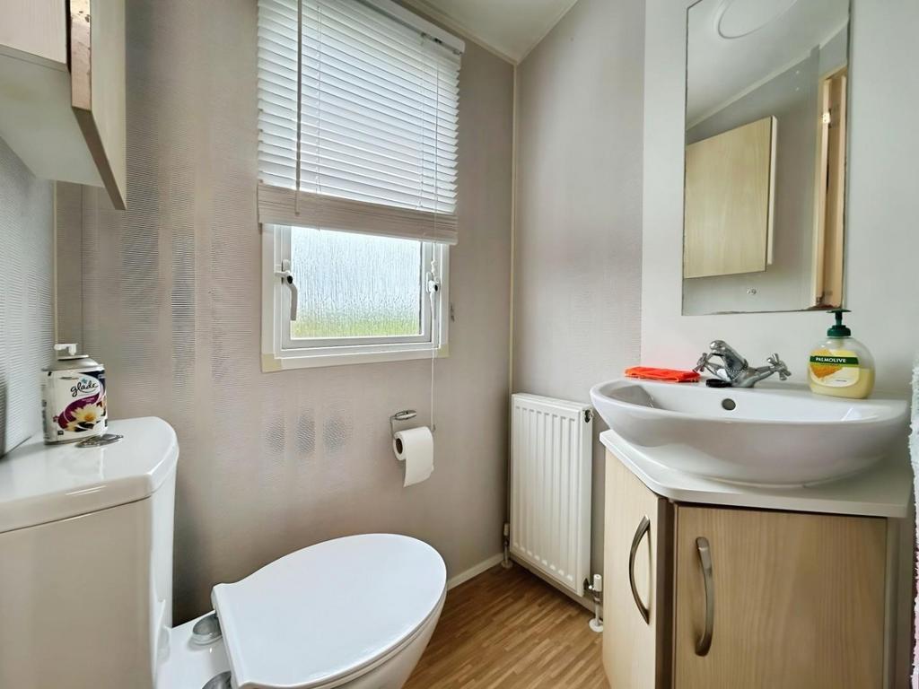 B522dd4f-bahroom.jpg