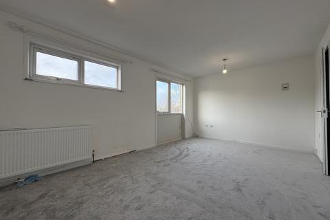 3 bedroom apartment to rent, Essendyke, PETERBOROUGH PE3