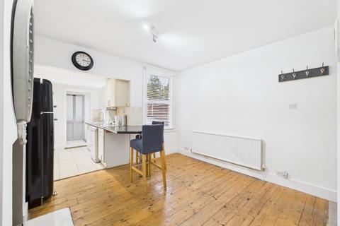 2 bedroom terraced house to rent, Heathfield Road, Kent, BR1