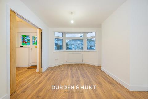 undefined, Oakwood Hill, Loughton, IG10
