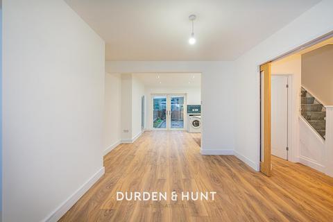 undefined, Oakwood Hill, Loughton, IG10