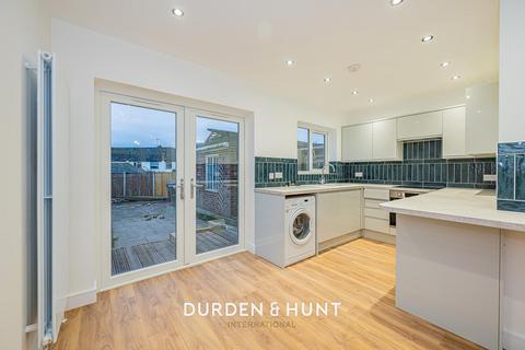 undefined, Oakwood Hill, Loughton, IG10