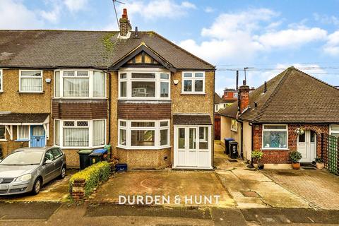 3 bedroom semi-detached house for sale, Oakwood Hill, Loughton, IG10