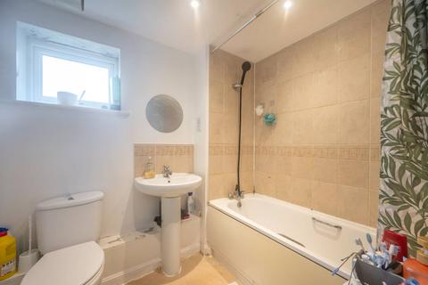 2 bedroom flat for sale, Wellspring Crescent, Wembley, HA9