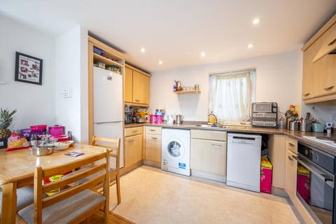 2 bedroom flat for sale, Wellspring Crescent, Wembley, HA9