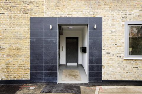 undefined, County Street, London Bridge, London, SE1