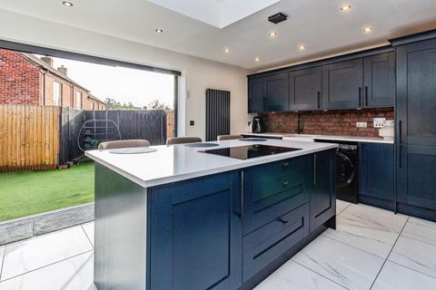 4 bedroom link detached house for sale, Village Drive, Telford TF4